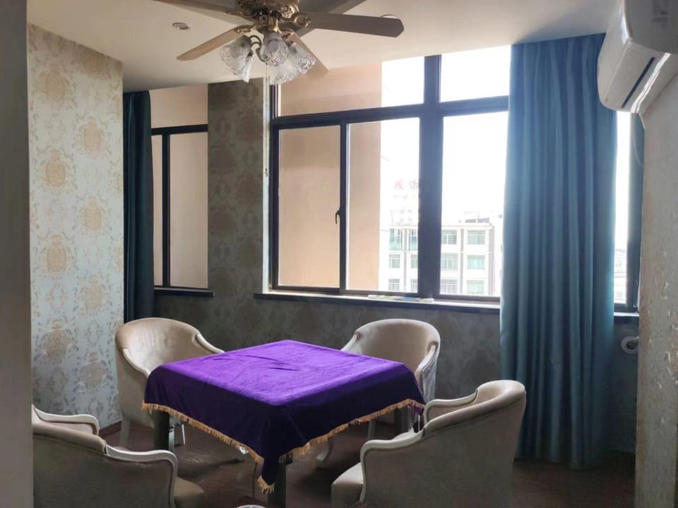 Hongxu Business Hotel (Huzhou Changxing Textile City Branch) Hotel in Suzhou