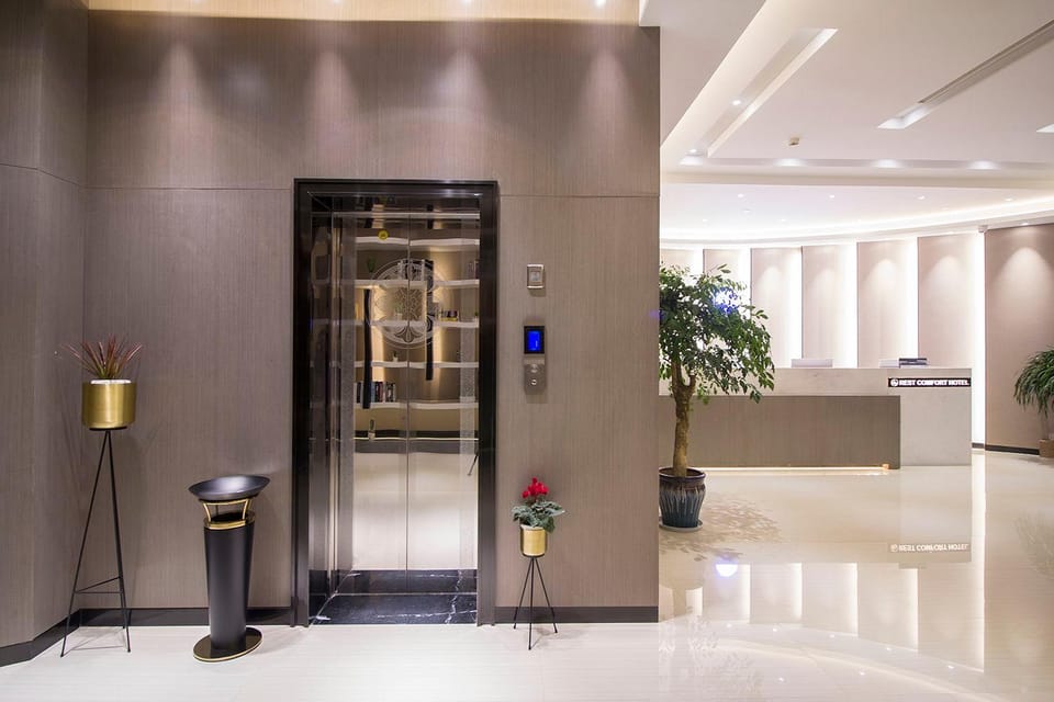 Rest Yizhi Hotel (Nanjing Chengxin Avenue Zhushan Road Metro Station Branch) Hotel in Nanjing