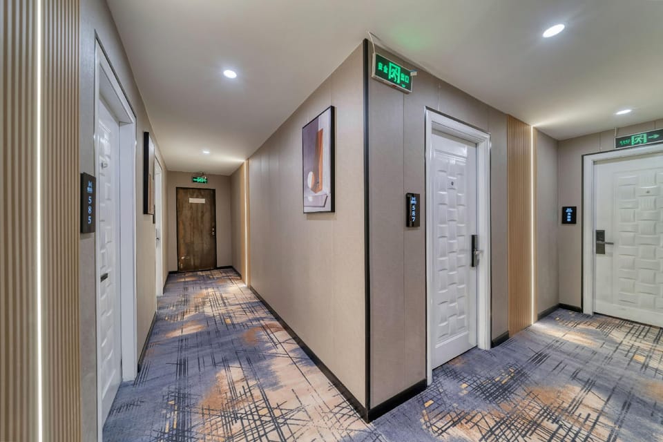 Manju Selected Esports Hotel (Jinhua World Trade City Plaza Branch) Hotel in Zhejiang