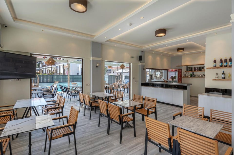 Adonis Hotel Apartment hotel in Halkidiki