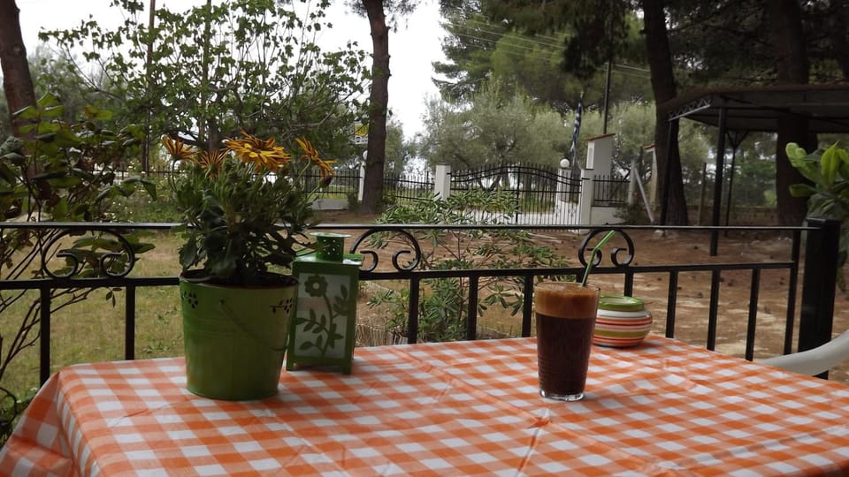 Pefka Studios & Apartments Hotel in Halkidiki