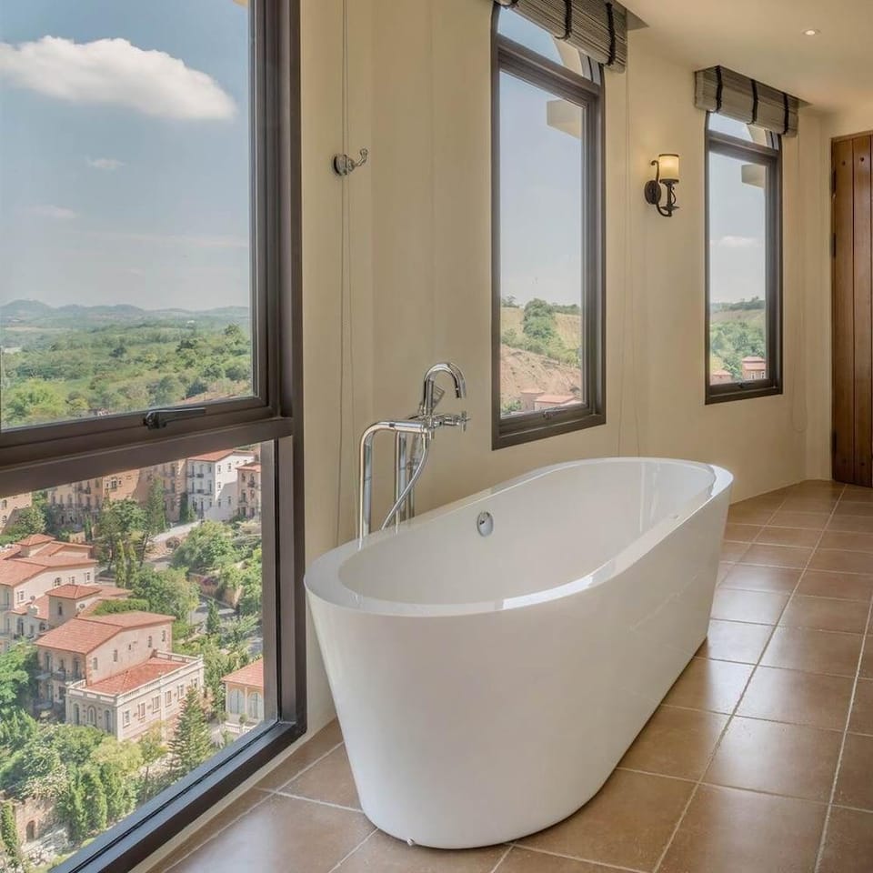 Toscana Piazza by Toscana Valley Hotel in Laos
