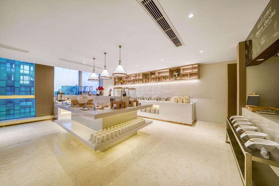 Shuyue Hotel (Shaoxing East Railway Station Wanhecheng Branch) Hotel in Zhejiang