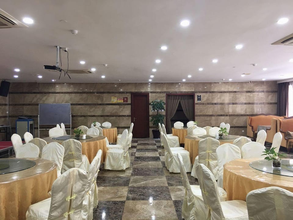 Zhuji Tongsheng Hotel (Wanfeng Xintiandi Branch) Hotel in Hangzhou