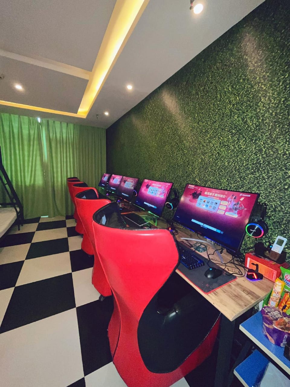 Savan Premium Esports Hotel Hotel in China