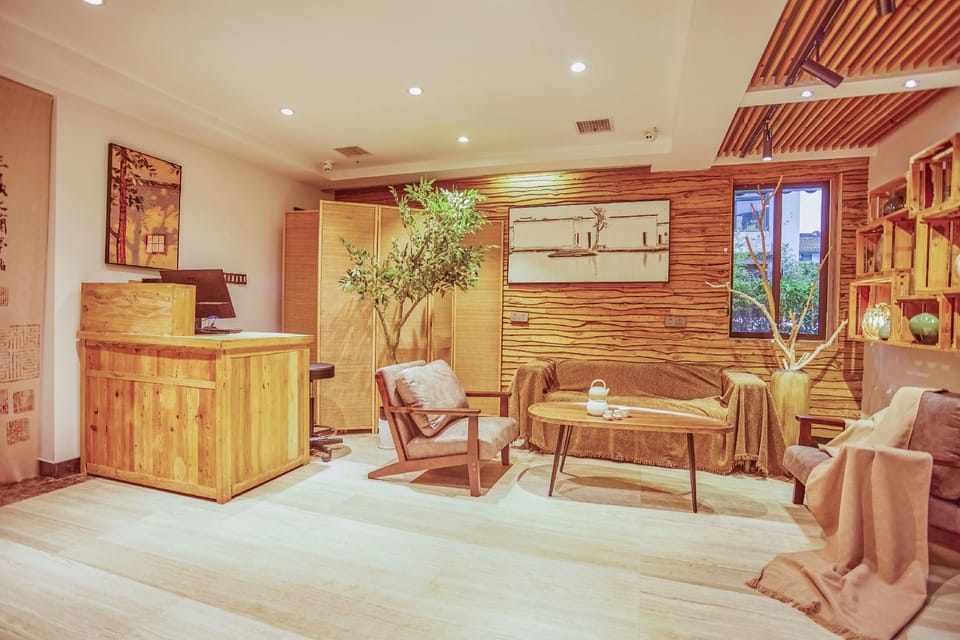 Santai Mountain County Homestay (West Lake Leifeng Pagoda Branch) Hotel in Hangzhou