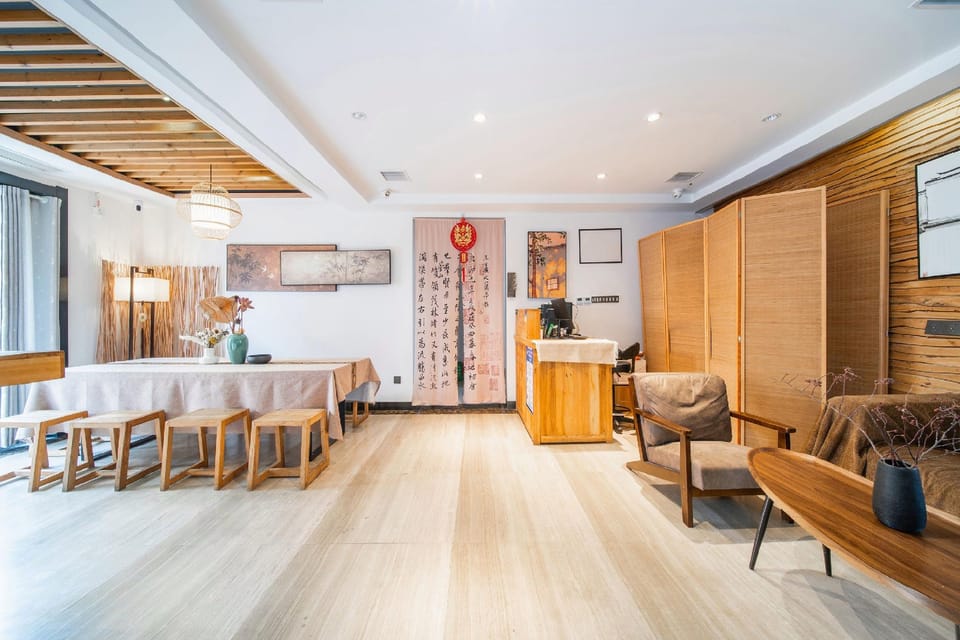 Santai Mountain County Homestay (West Lake Leifeng Pagoda Branch) Hotel in Hangzhou