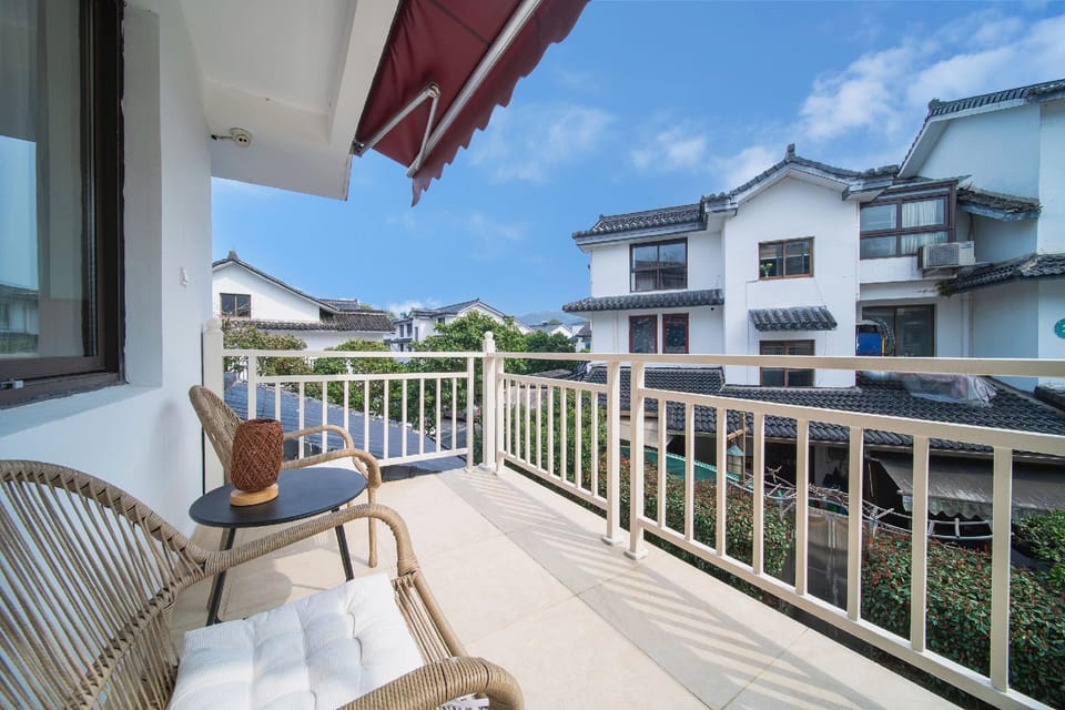 Santai Mountain County Homestay (West Lake Leifeng Pagoda Branch) Hotel in Hangzhou