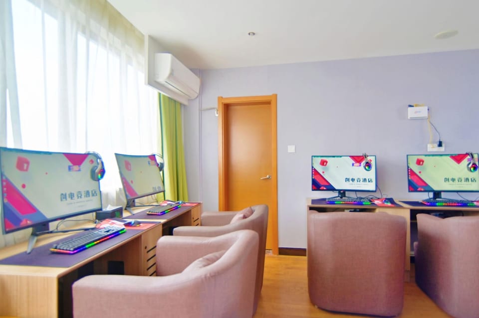 Chuang Esports Smart Choice Hotel (Xuancheng Guogou Plaza Branch) Hotel in Zhejiang