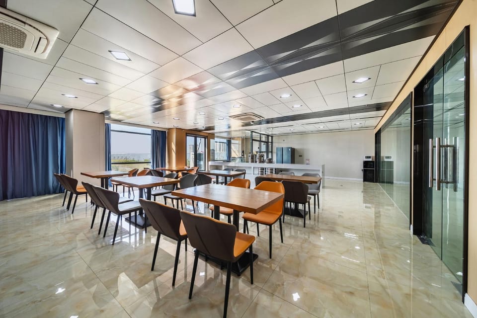 Jinman Hotel (Jiaxing Haiyan College Branch) Hotel in Zhejiang