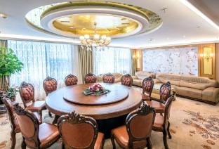 Vienna International Hotel (Yushan Sanqing Square) Hotel in Zhejiang