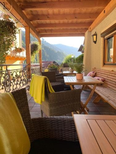 Pension Embacher Hotel in Viehhofen