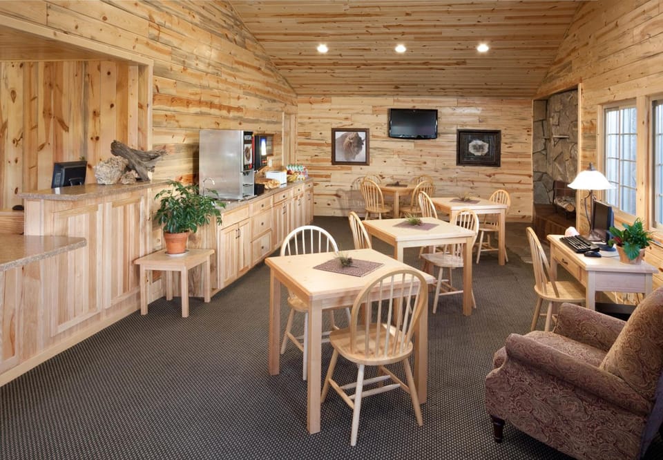 Shared lounge/TV area