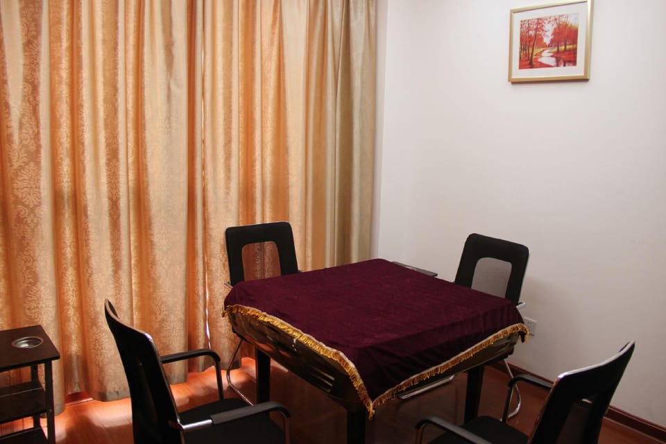 Jiuyang Fashion Hotel (Yangzhou Vocational University Slender West Lake Campus Branch) Hotel in Jiangsu