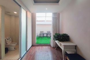 Monroe Hotel (Suzhou High-speed Railway North Station Weitang Pearl Lake Branch) Hotel in Suzhou