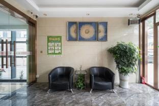 Decai Business Hotel (Nanjing Jiulonghu Subway Station Branch) Hotel in Nanjing
