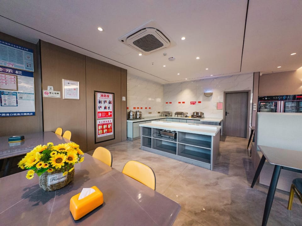 7 Days Premium (Xuancheng Ningguo Port, Anhui-Sichuan-Tibet Highway Store) Hotel in Zhejiang