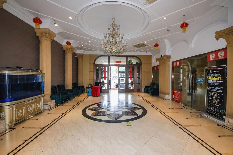 Huali Hotel Hotel in Zhejiang