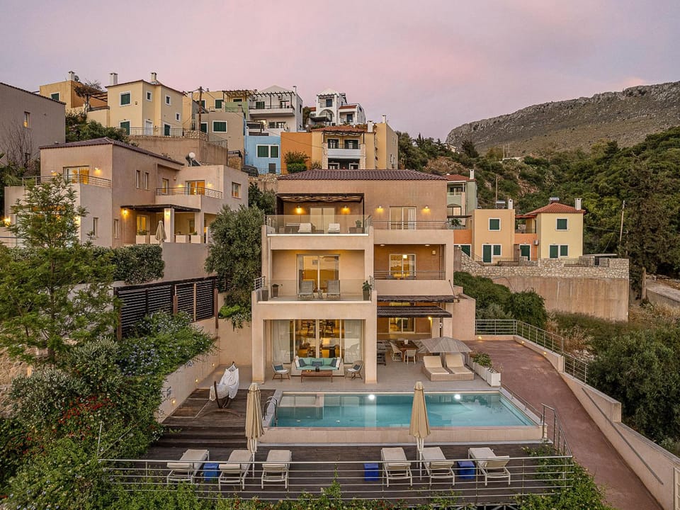 Adeste Seaview Villas - Private Pools, 900m to sea Hotel in Crete