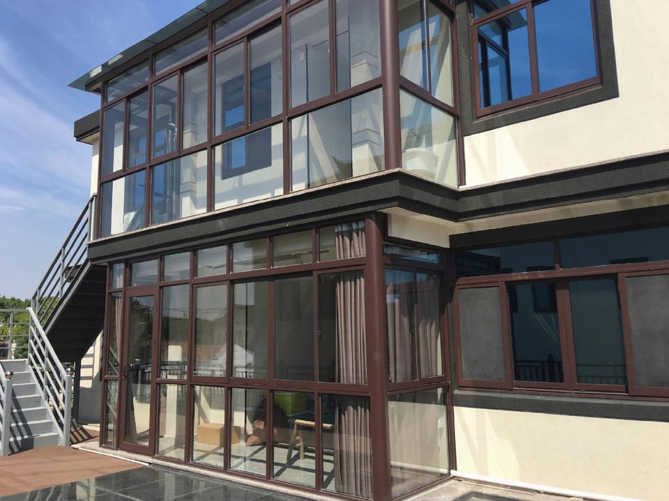 Fengling Esports Business Hotel (Jinxi Ancient Town Branch) Hotel in Shanghai