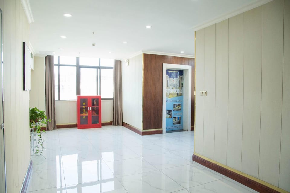 Wuhu Weiting Yaju Hotel (RT-Mart Store) Hotel in Zhejiang