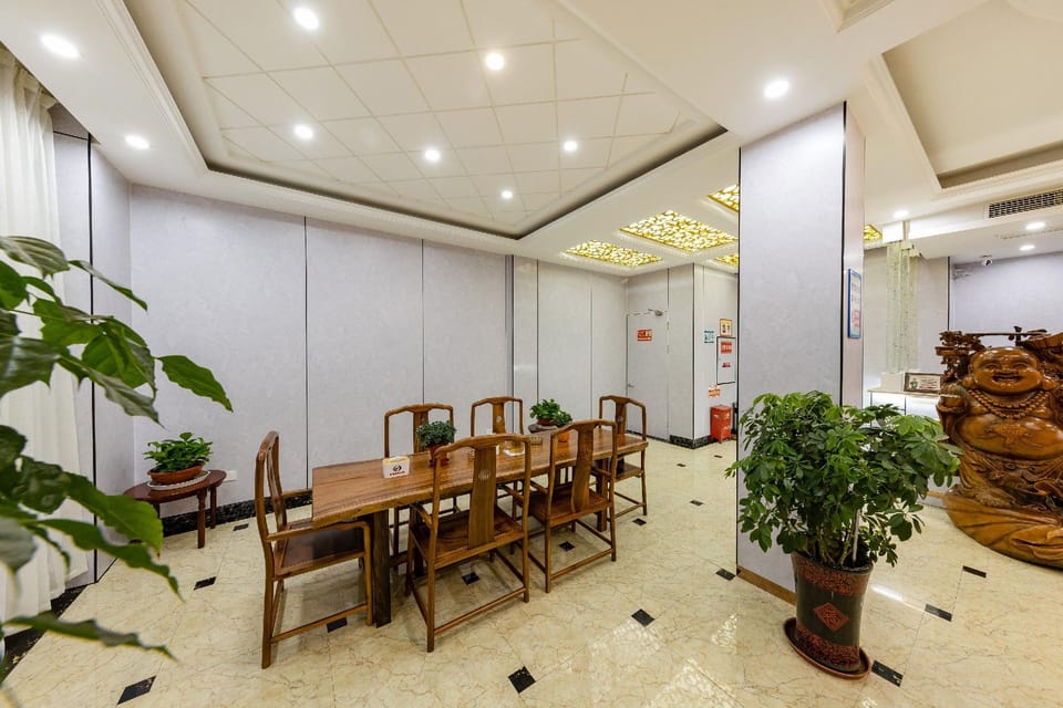 Yijing Business Audio-Visual Hotel (Nanxun Ancient Town Branch) Hotel in Suzhou