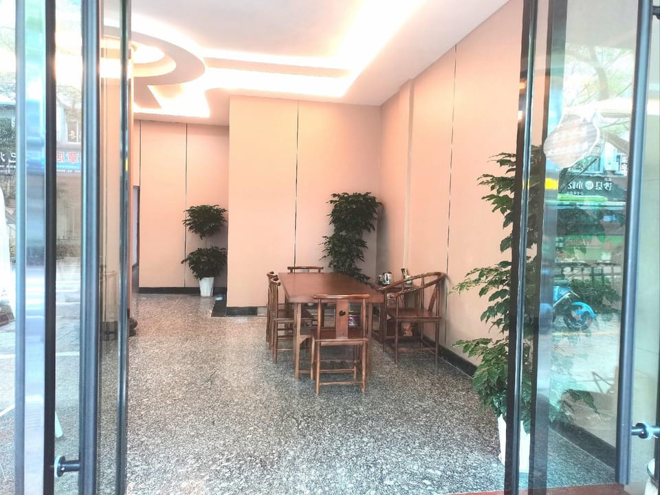 Golden Sunshine Hotel (Wandi Plaza Branch) Hotel in Zhejiang