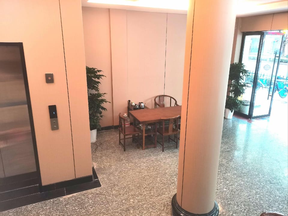 Golden Sunshine Hotel (Wandi Plaza Branch) Hotel in Zhejiang