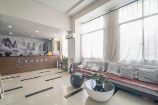 A-Z Apartment (Dongyang Haoleduo Plaza Branch) Hotel in Hangzhou