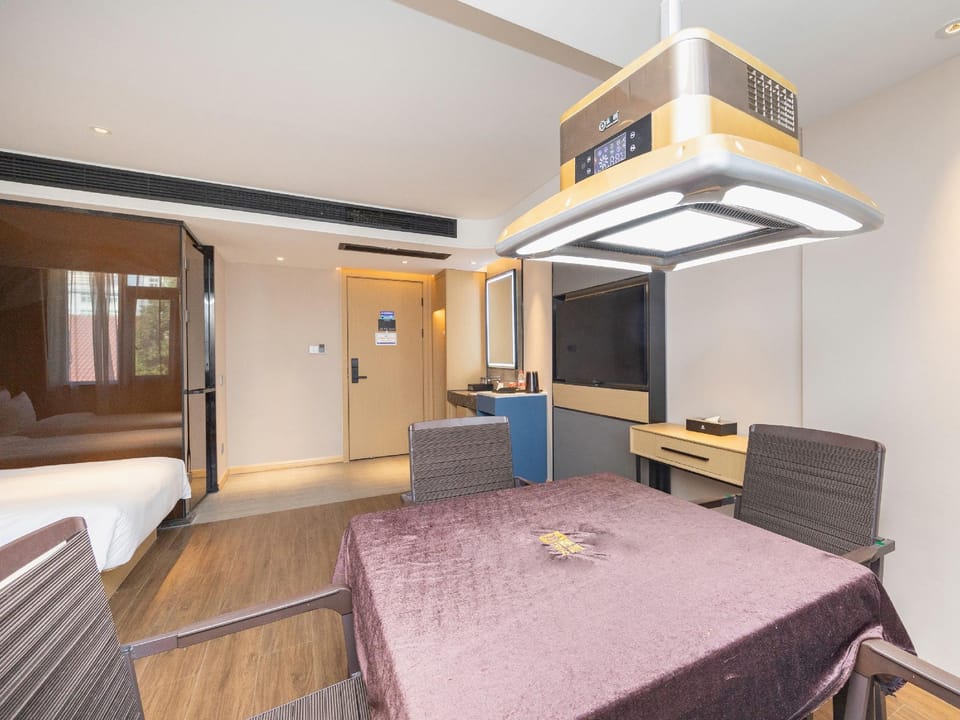 Jin Chen Impression Hotel (Yiwu Niansanli Aegean Shopping Park Branch) Hotel in Hangzhou