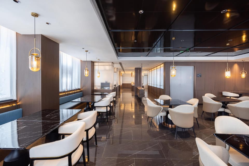 Atour Hotel Wuhan Guanggu Square Minzu University Hotel in Wuhan