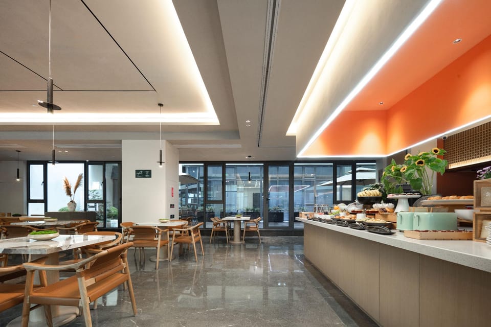 Atour Hotel Hangzhou City University Xilian Bridge Hotel in Hangzhou