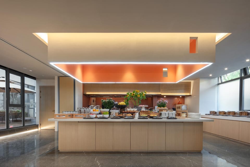 Atour Hotel Hangzhou City University Xilian Bridge Hotel in Hangzhou
