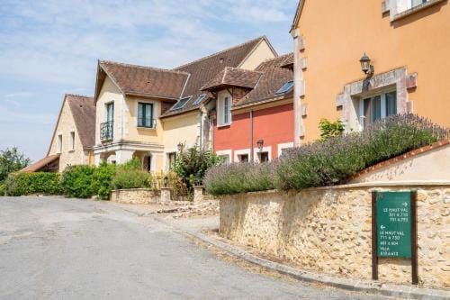 Les Belleme Golf - Self-catering Apartments Hotel in Normandy
