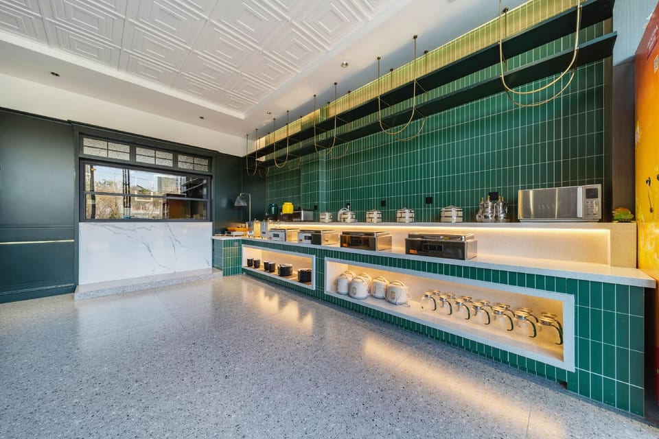 Yunshang Guanlan Art Hotel (Lianyungang Donghai Jingdu Avenue Crystal City Branch) Hotel in Jiangsu