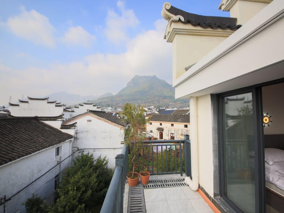 Jiande Rongshou Farmhouse Restaurant Guest Rooms Hotel in Hangzhou