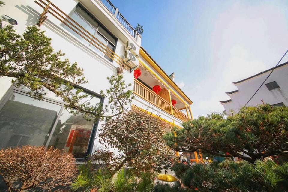 Jiande Rongshou Farmhouse Restaurant Guest Rooms Hotel in Hangzhou