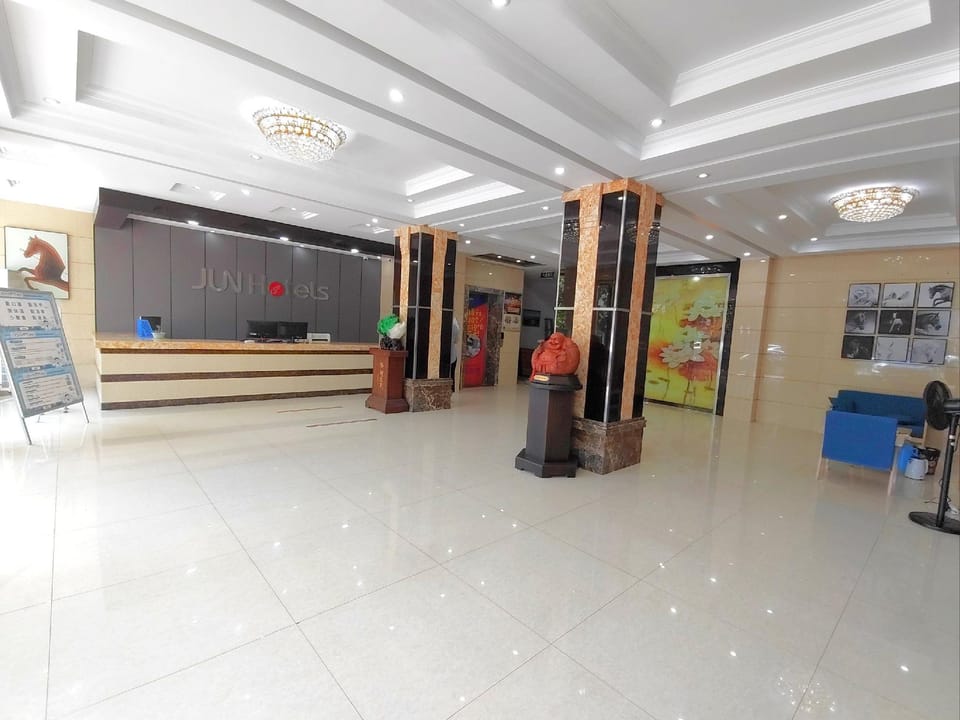 Jun Chain Hotel (Tongcheng Haifeng Road Branch) Hotel in Jiangsu