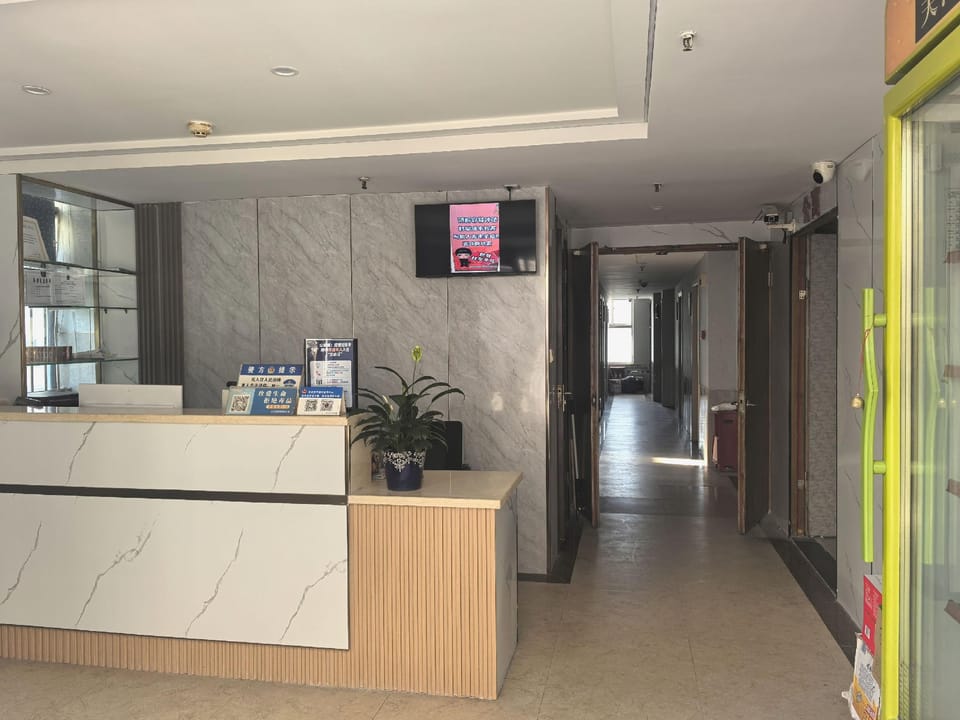 Jin Hui Business Hotel (Beilun Hongji Plaza Branch) Hotel in Zhejiang