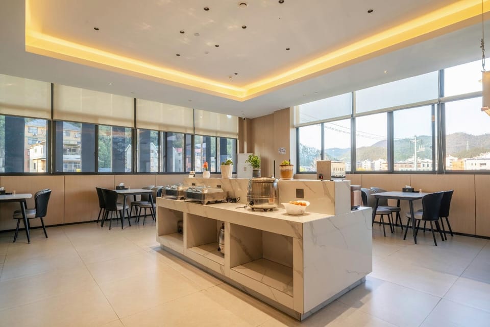 Guxi Hotel (Quzhou Kaihua Phoenix Tower Scenic Area Branch) Hotel in Zhejiang