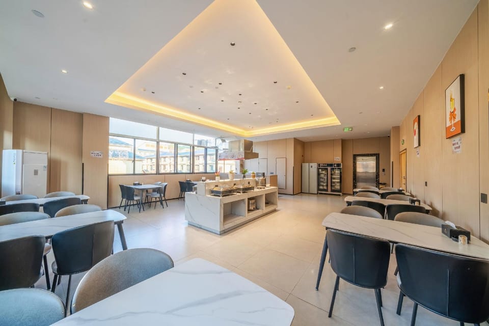 Guxi Hotel (Quzhou Kaihua Phoenix Tower Scenic Area Branch) Hotel in Zhejiang