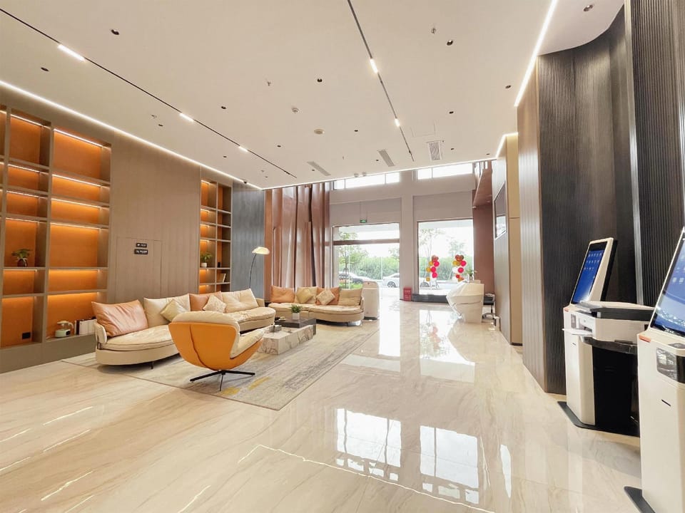 StarWorld Mega Hotel (Shanghai Lingang New City Branch) Hotel in Shanghai