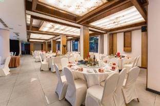 Floral Hotel·Longquan Hongdoulin Hotel (Longquan City Branch) Hotel in Zhejiang