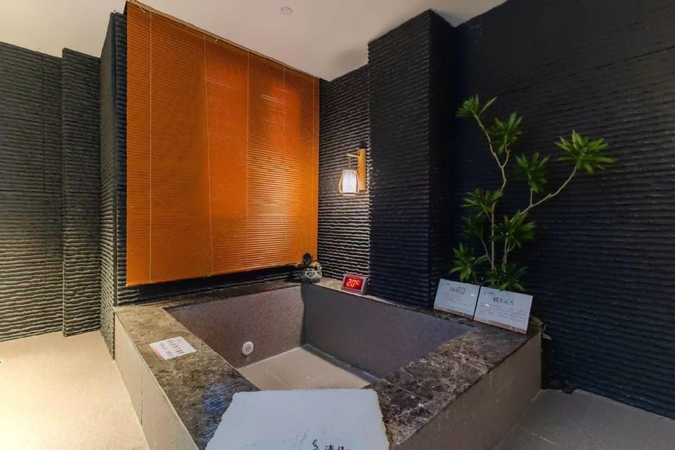 Qingman Private Hot Spring Hotel (Wuhu Ancient City Branch) Hotel in Nanjing