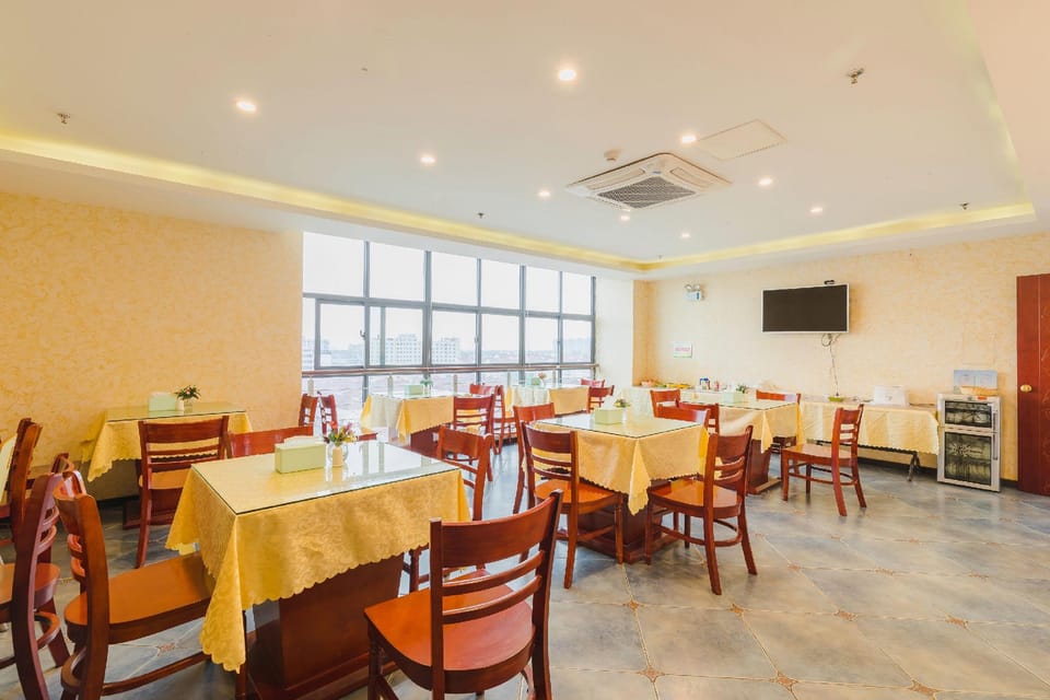 Four Seasons Smart Hotel (Zhangpu Town Center Branch, Kunshan) Hotel in Shanghai
