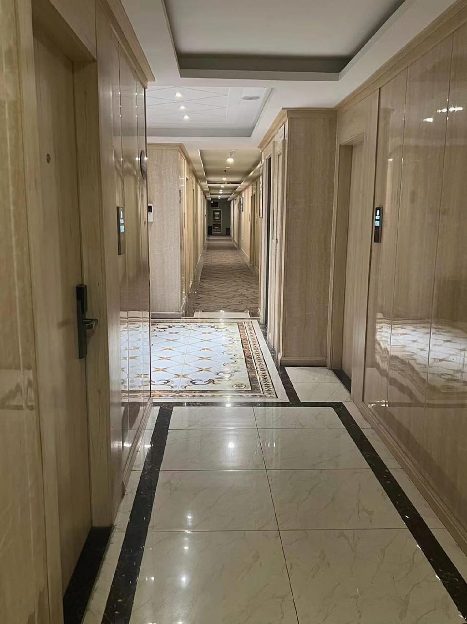 Home Inns - Nanjing Jiangning Xinting Road Metro Station Longhu Tianjie Huayi Select Hotel Hotel in Nanjing