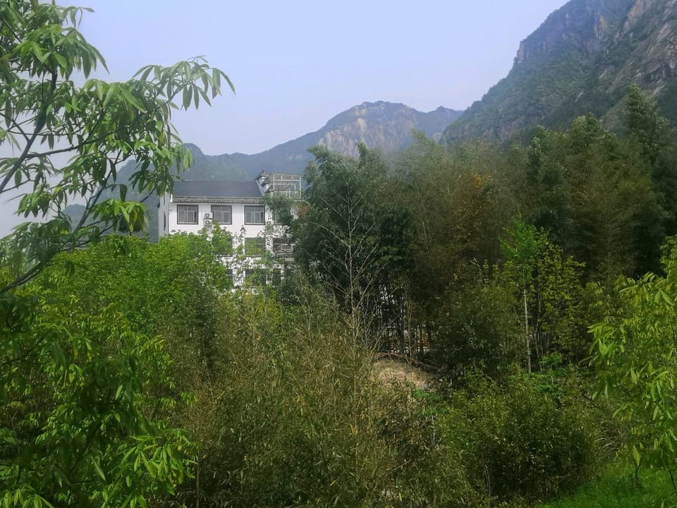 Jingkan Ancient Road Farmhouse Hotel in Hangzhou