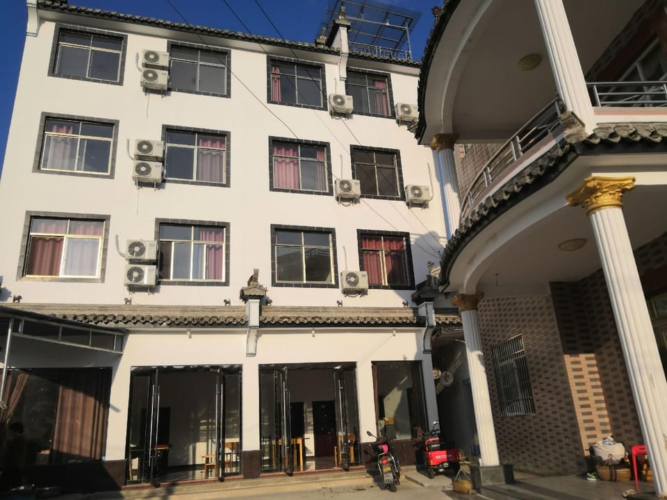 Jingkan Ancient Road Farmhouse Hotel in Hangzhou