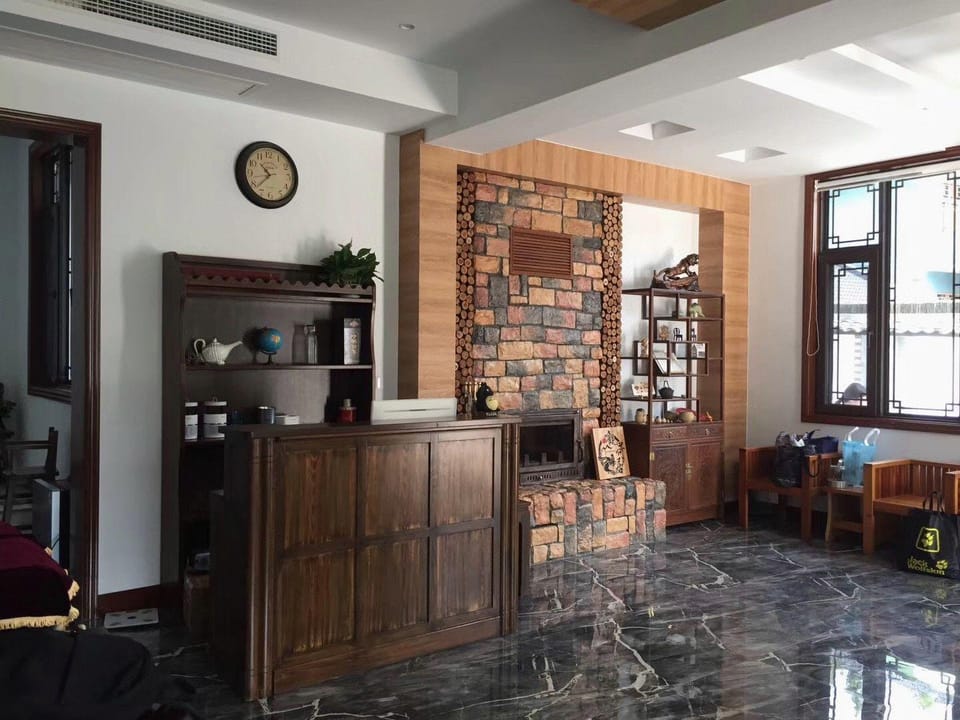 Lotus Viewing Homestay Hotel in Hangzhou