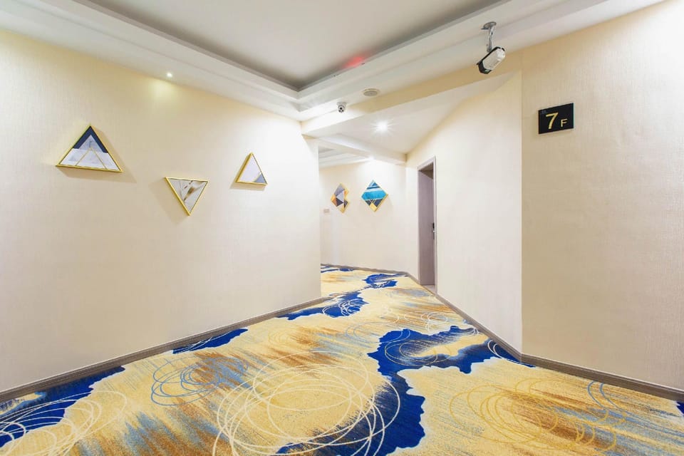 Platinum Hotel (Jinhua High-speed Railway Station Branch) Hotel in Zhejiang